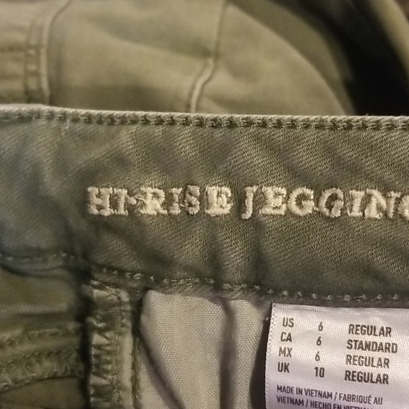 American Eagle 6 High Rise Jegging Destroyed - Picture 4 of 5